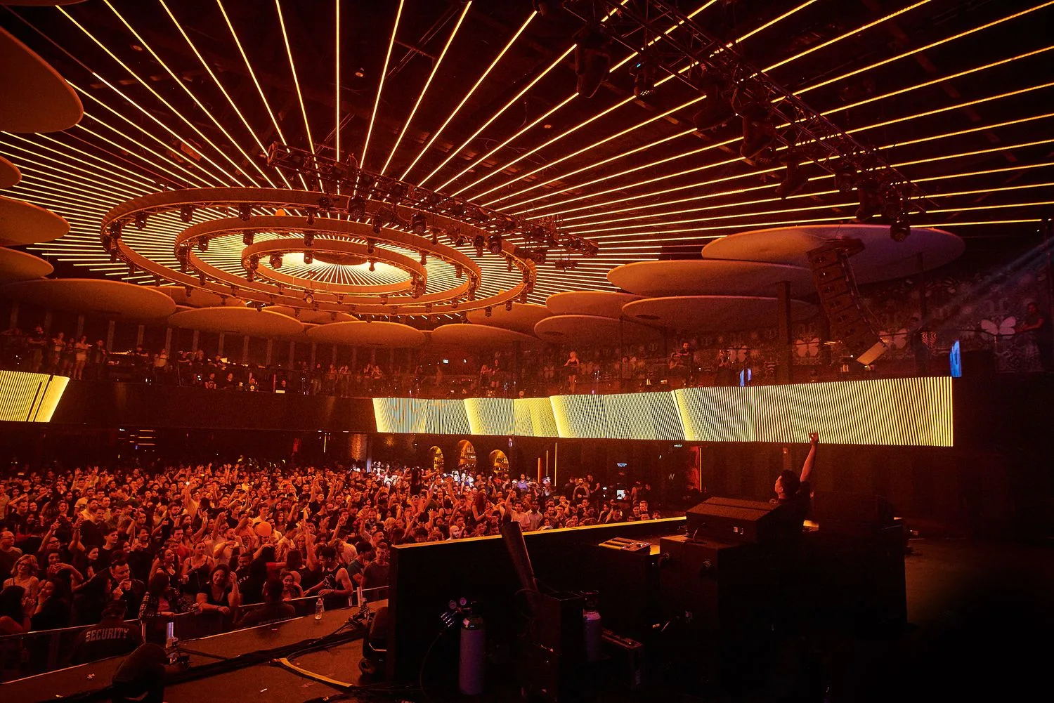 Ravell performing live — frame 4 of 8