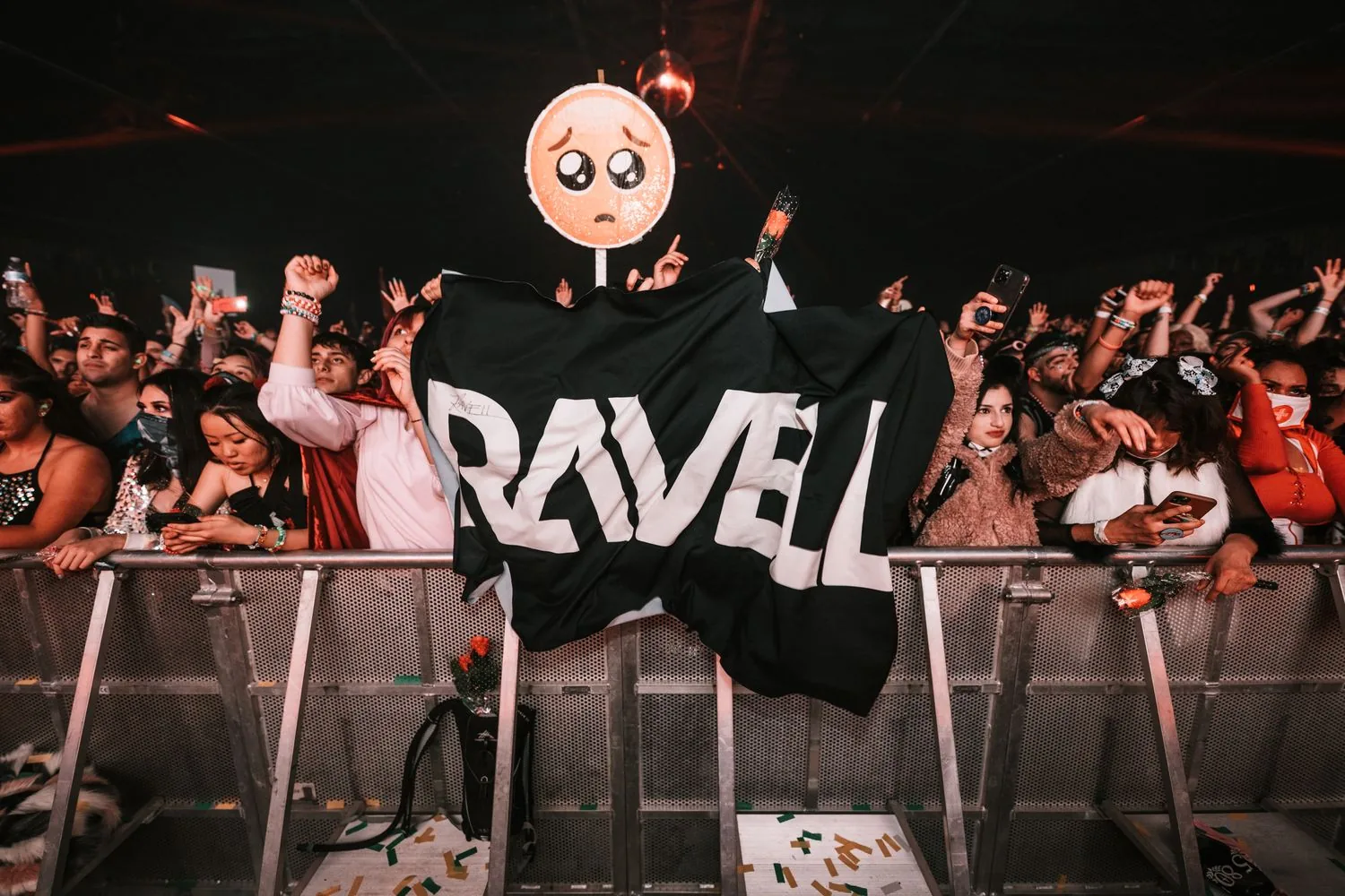 Ravell performing live — frame 6 of 8